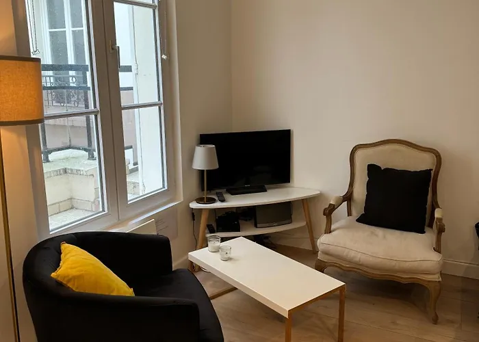 Appartement Entier Aux Abbesses - Montmartre - Flat In Montmartre