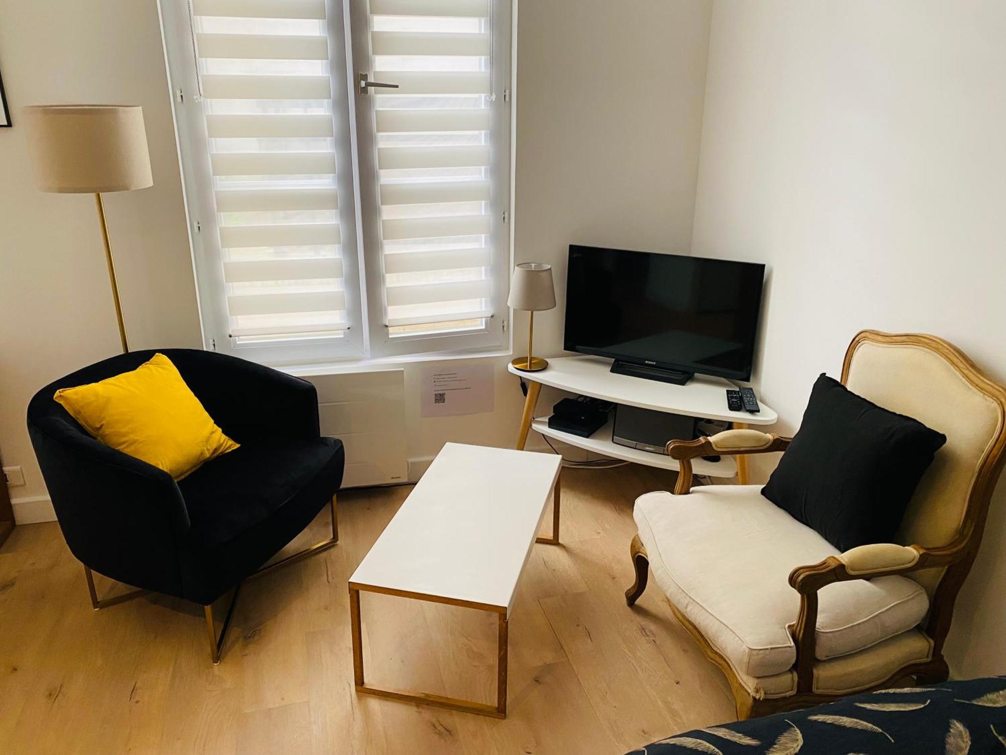 Appartement Entier Aux Abbesses - Montmartre - Flat In Montmartre Parijs
