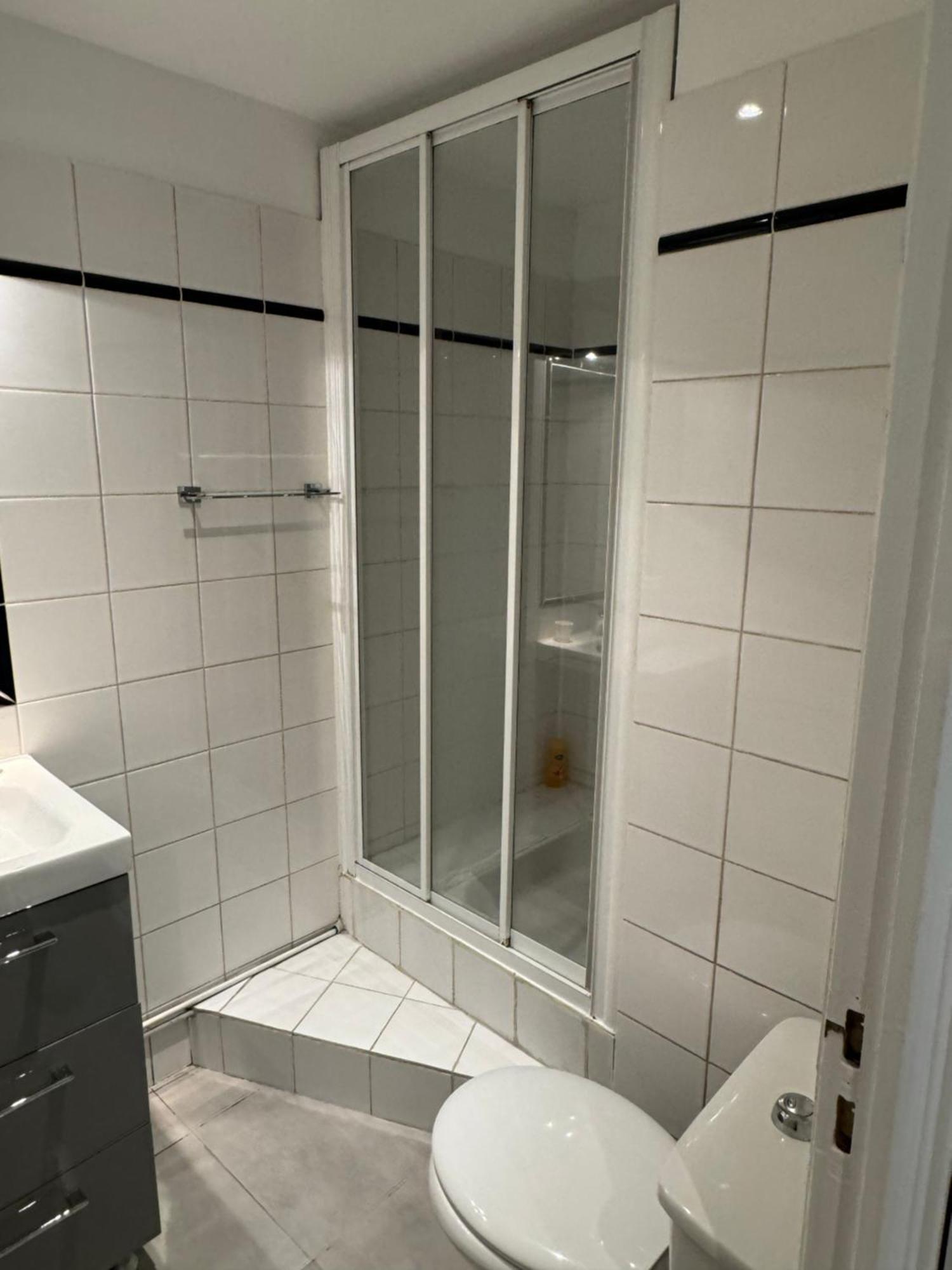 Entier Aux Abbesses - Montmartre - Flat In Montmartre * Parijs