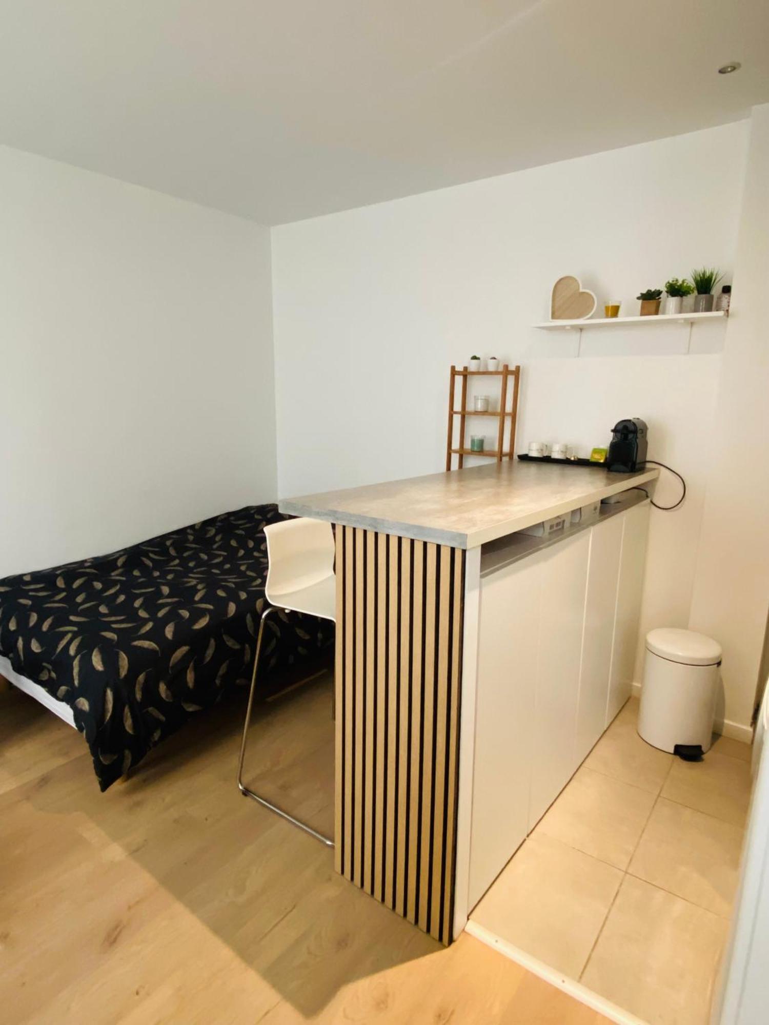 Appartement Entier Aux Abbesses - Montmartre - Flat In Montmartre